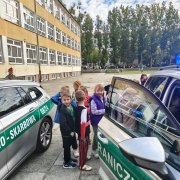 mundurowi czytaja i o bezpieczenstwie opowiadaja 8